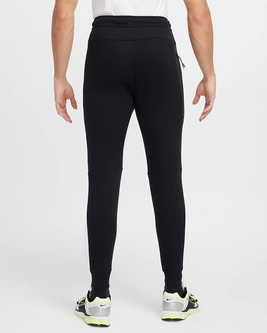 NIKE TECH FLEECE JOGGER - TRIPLE BLACK (NEW SEASON)