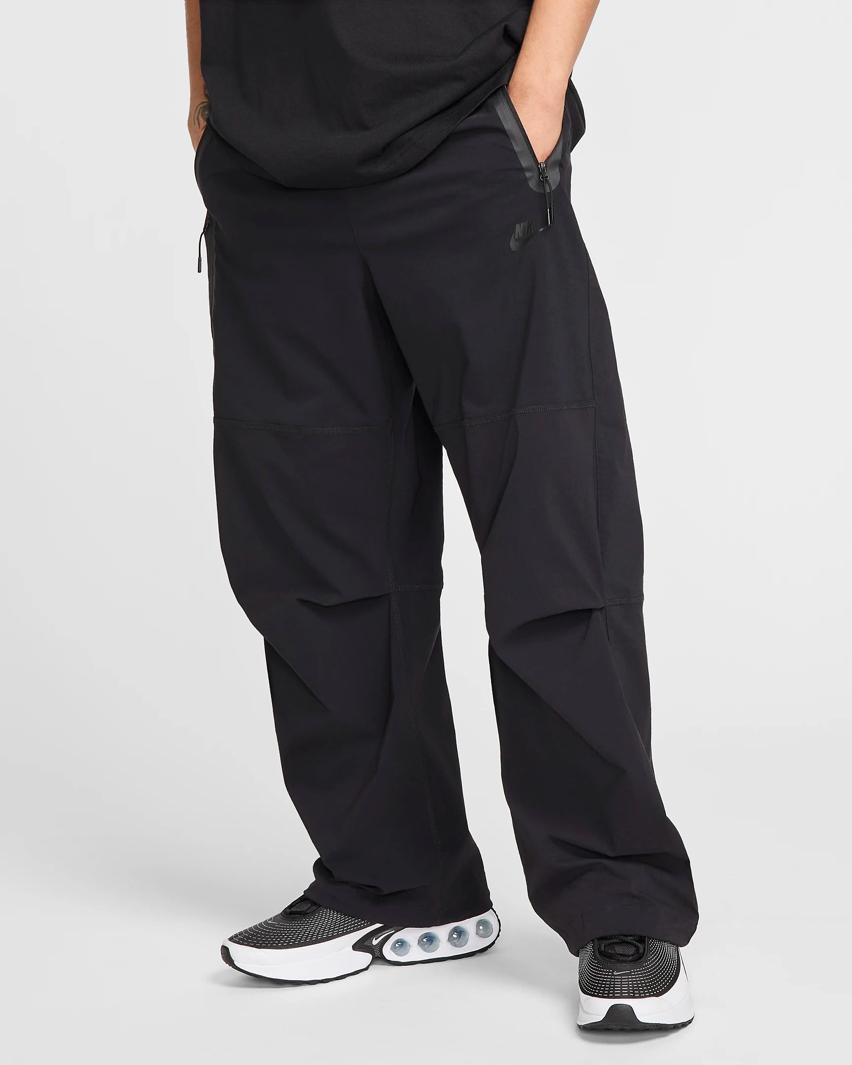 NIKE TECH FLEECE JOGGERS - BLACK (WOVEN)