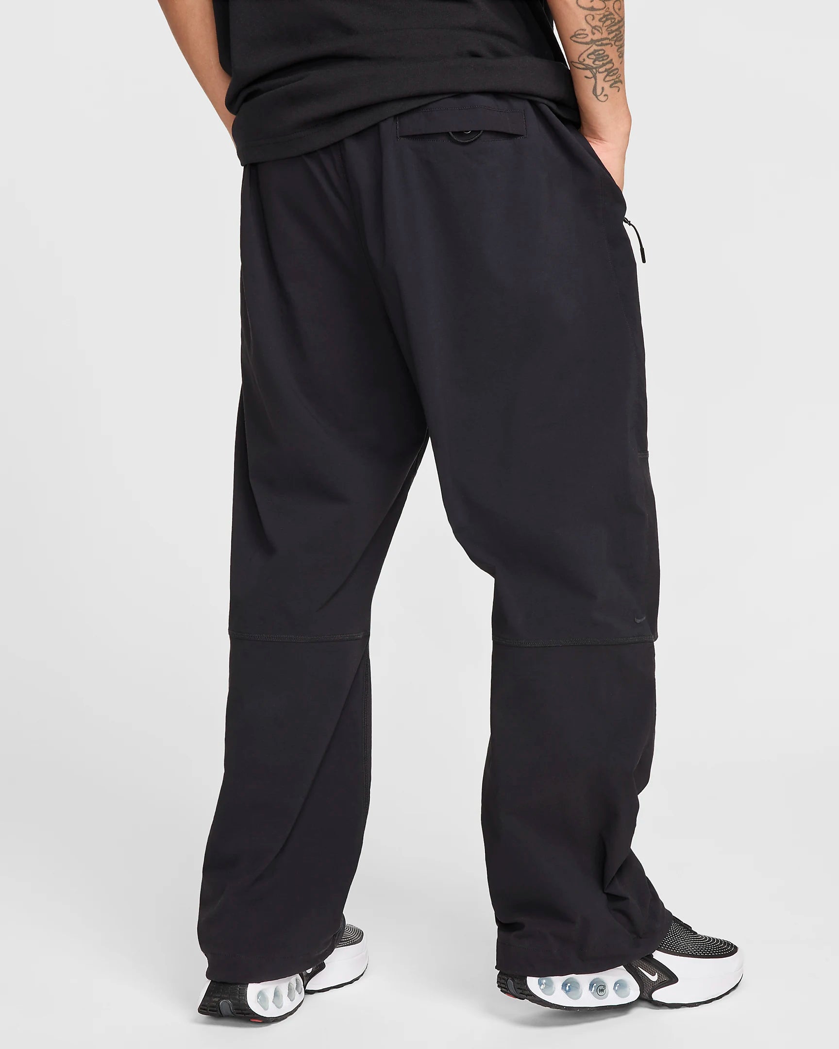 NIKE TECH FLEECE JOGGERS - BLACK (WOVEN)