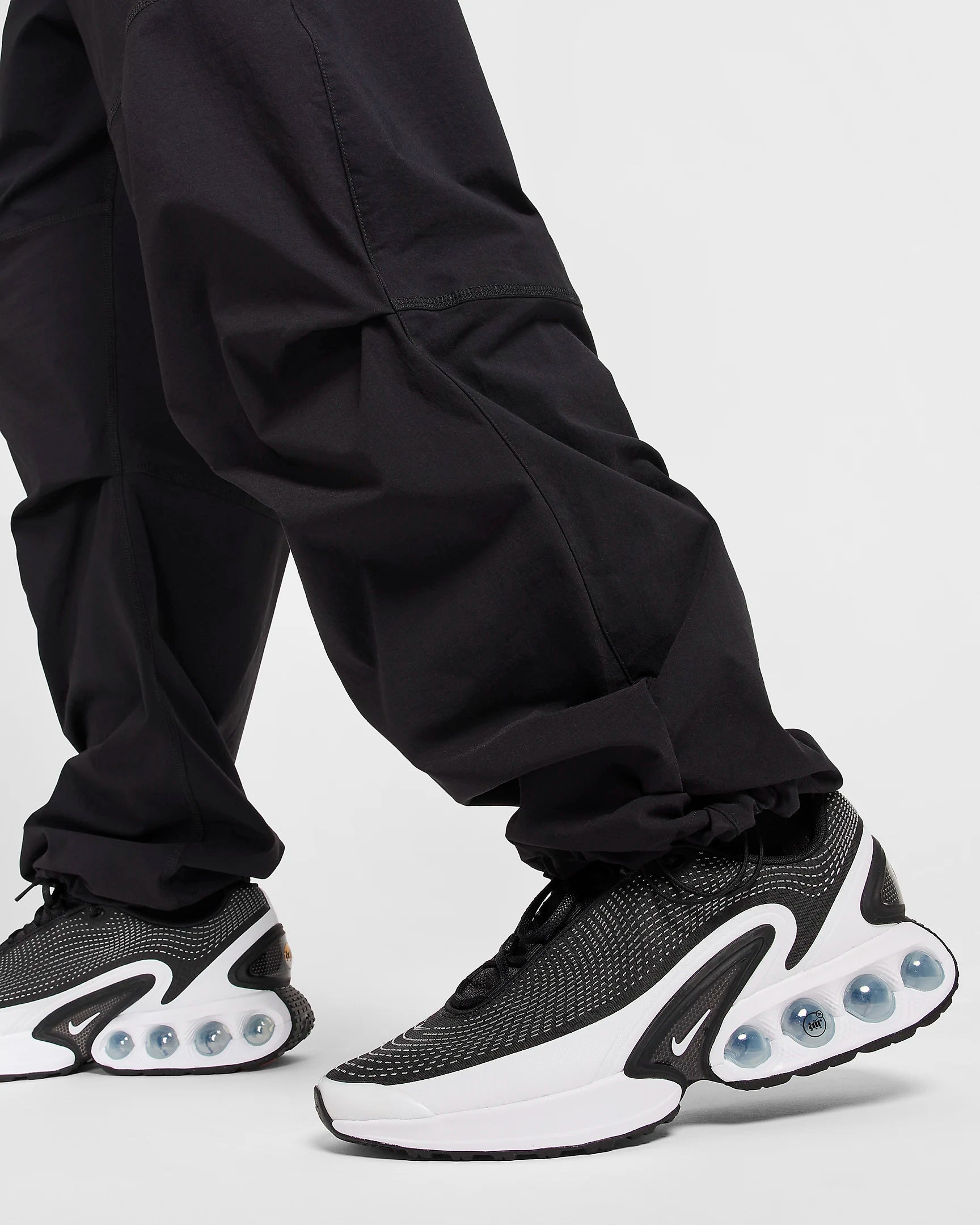 NIKE TECH FLEECE JOGGERS - BLACK (WOVEN)