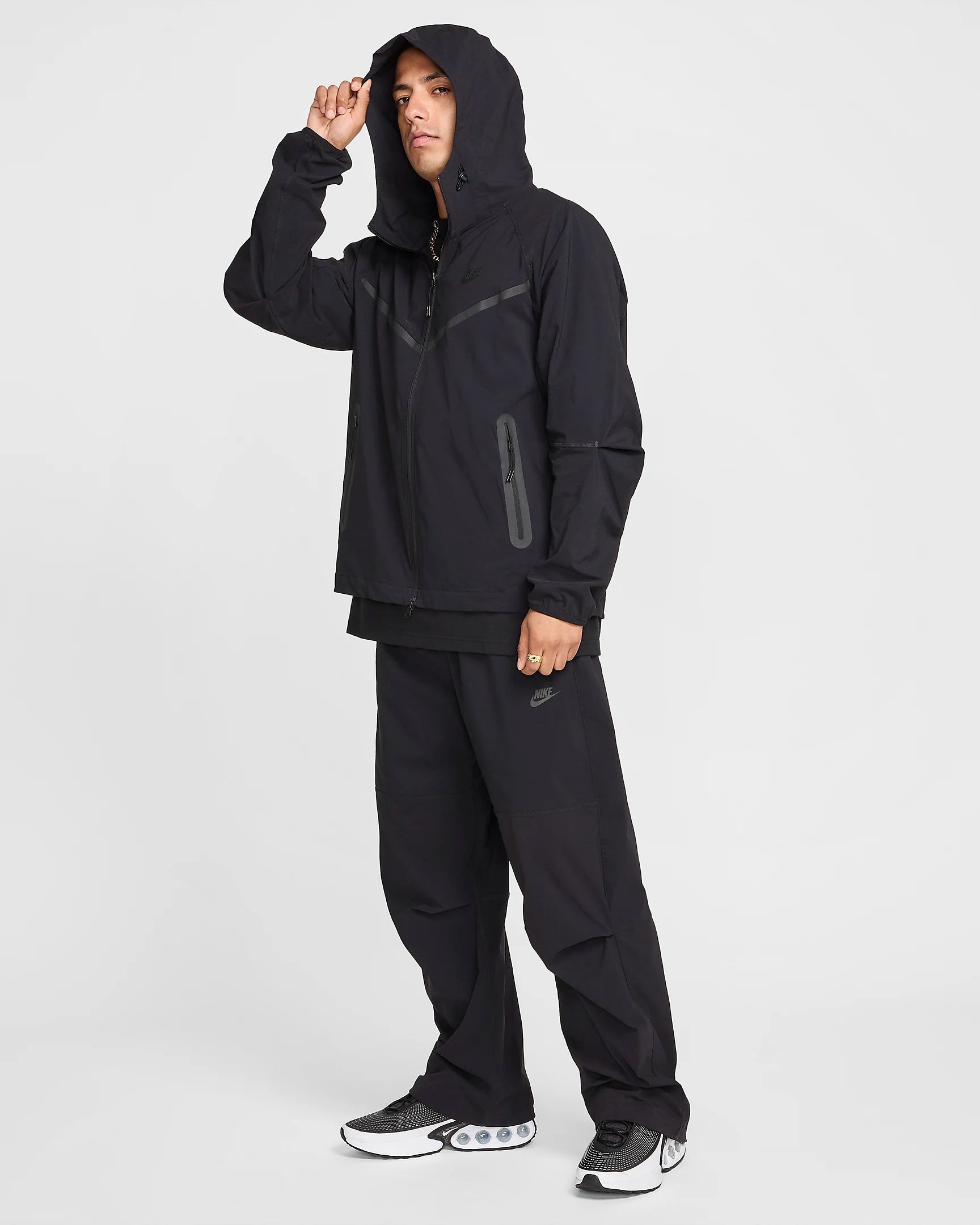 NIKE TECH FLEECE JOGGERS - BLACK (WOVEN)