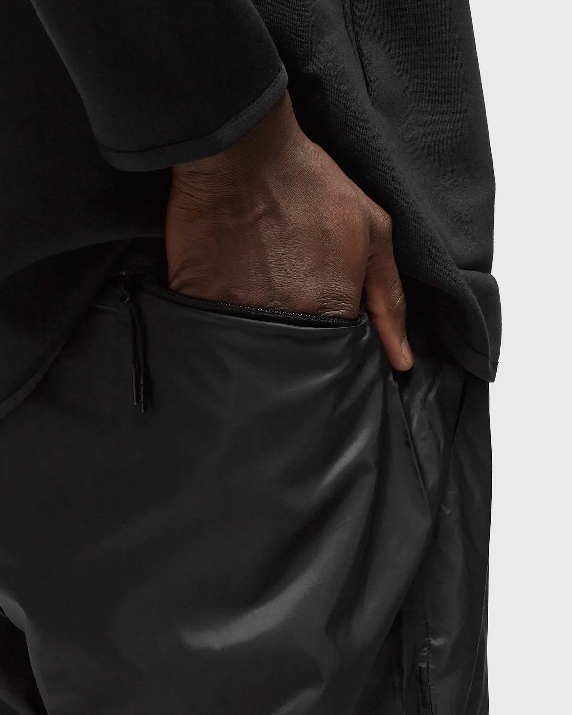 NIKE TECH LINED JOGGERS - BLACK (WOVEN)